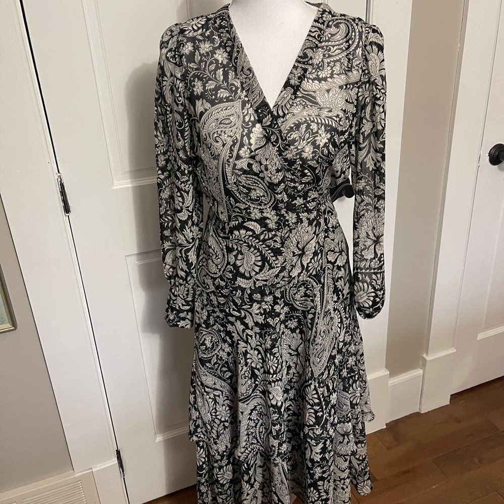 NWT Zara black & white midi dress Xs … Smoke free home